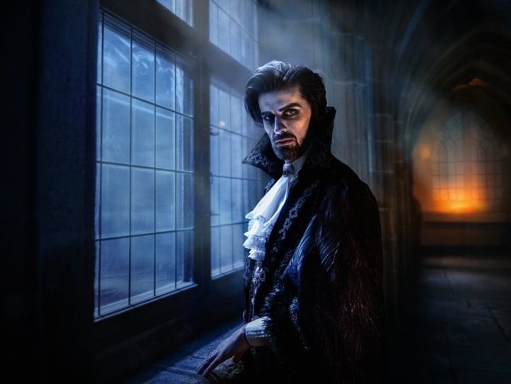 240315_noc_s_operou_dracula