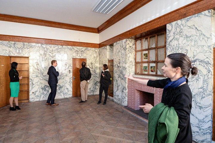 Klatovská 19, současné interiéry (fotografie: M. Pecuch) 240917_Loos_Klatovska_19_Patton_5