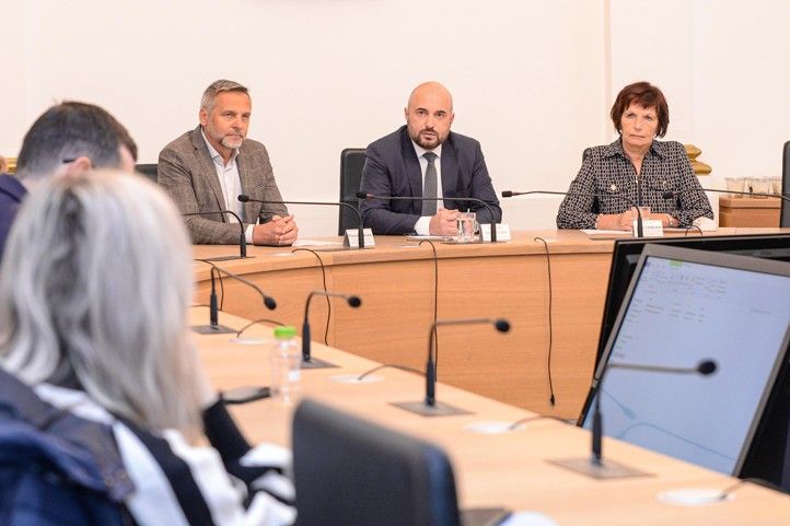 250305_TK_Vizualni_smog_1