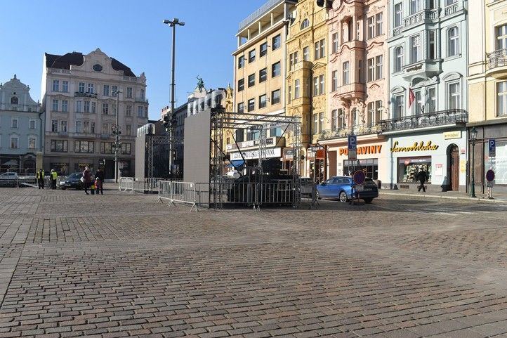 250306_Namesti_Republiky_pripravy_Dundu_2