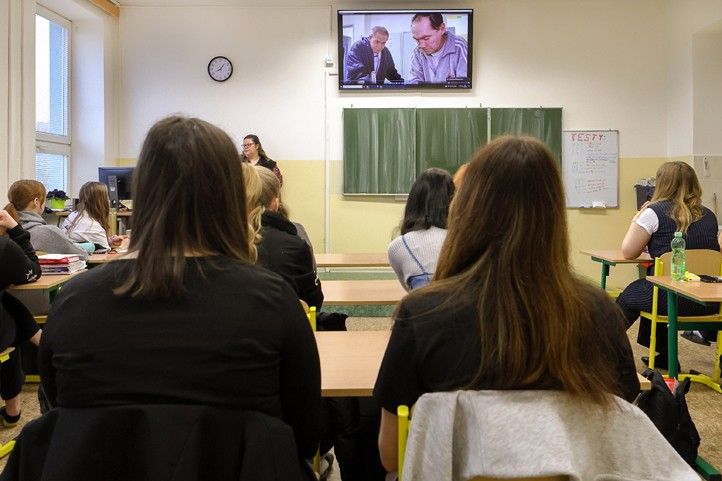 250402_Bezdomovi_skola_studenti_1