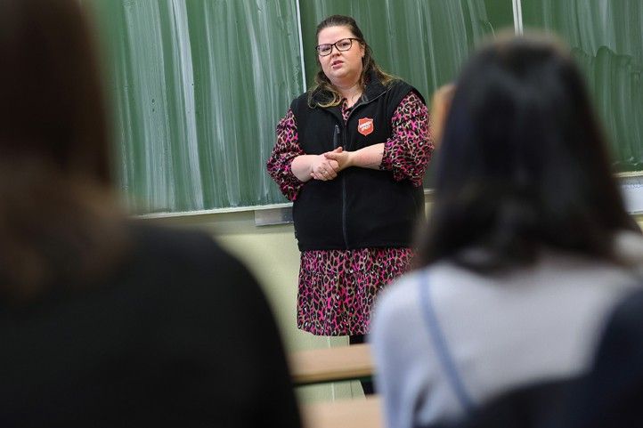 250402_Bezdomovi_skola_studenti_4