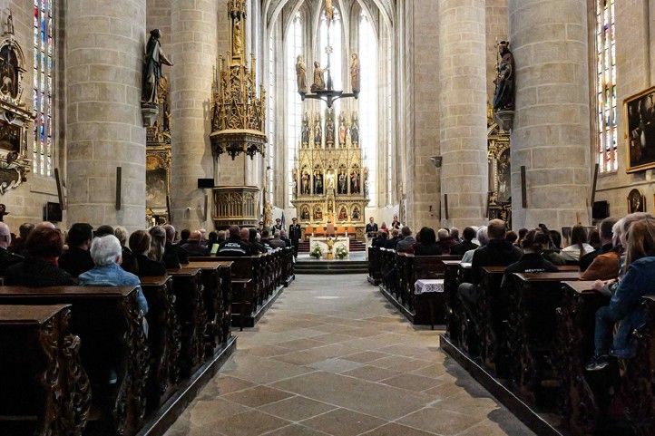 250526_Policie_katedrala_4