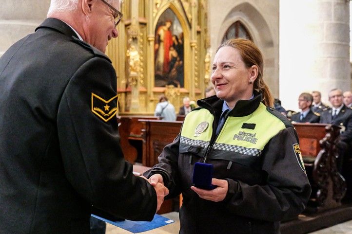 250526_Policie_katedrala_5