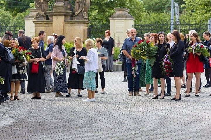 250604_cestny_hrob_marie_uchytilova_05