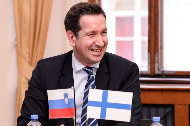 251030_Prijeti_velvyslanci_1