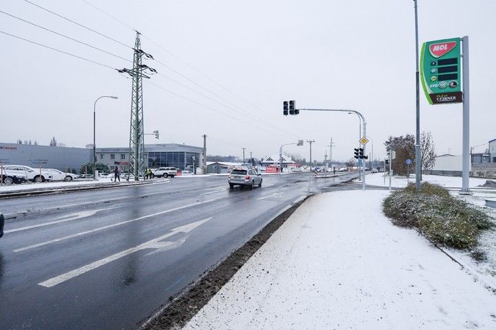 Křižovatka Chrástecké s Jateční (fotografie: M. Pecuch) 251124_Jatecni_Chrastecka_4