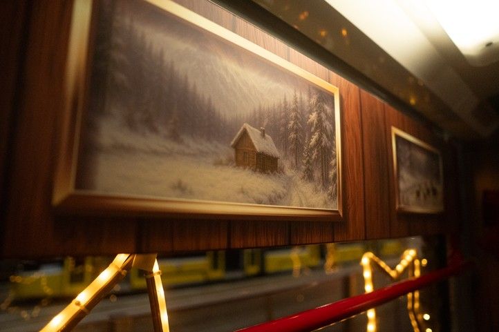 Letošní plzeňská vánoční tramvaj (zdroj fotografií: Plzeňské městské dopravní podniky) 251202_Vanocni_tramvaj_8