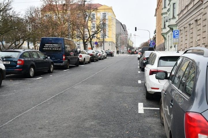 Na Husovo náměstí se vrací provoz. Fotografie: R. Žáková 251204_husovo_namesti_04