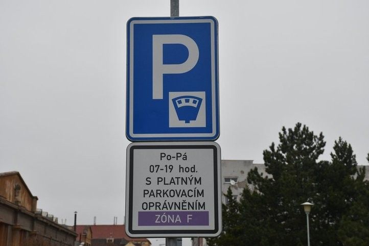 Parkovací zóna F se rozšíří. Fotografie: R. Žáková 251204_zony_f