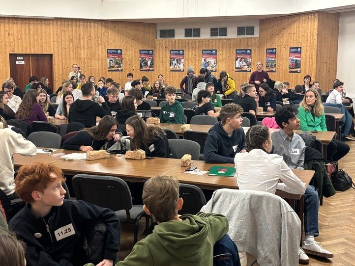 Zdroj fotografií: město Plzeň 251208_Skolni_Parlament_1