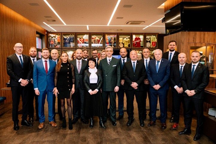 Fotografie ze setkání (zdroj: FC Viktoria Plzeň) 260204_Setkani_RMP_FC_Viktoria_1