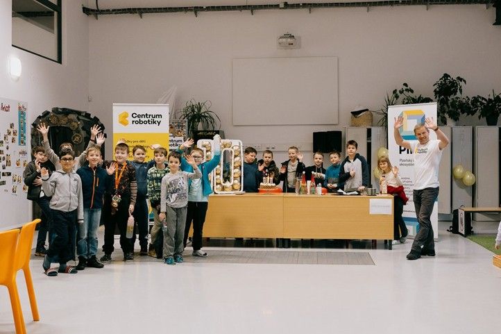 Zdroj fotografií a videa: SITMP 260216_Centrum_robotiky_1