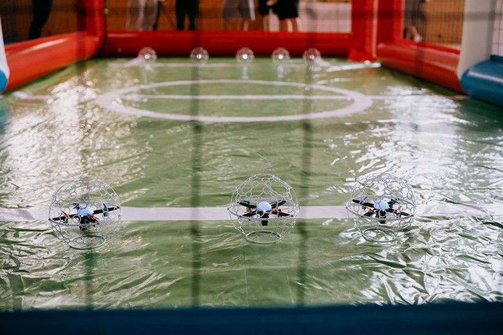 260930_Drone_soccer_1